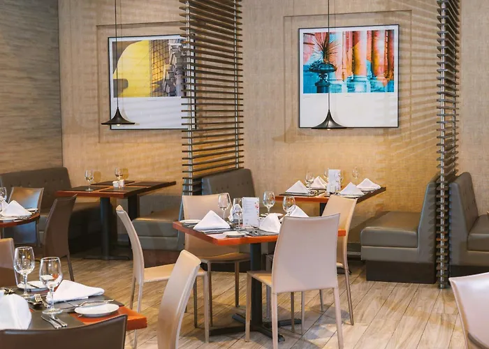 Hoteles de Lujo en Santiago de Chile cerca de Cerro Santa Lucía